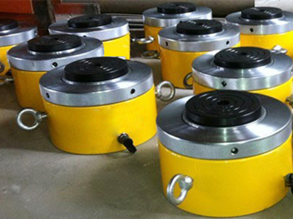 液壓千斤頂?shù)木彌_設(shè)備